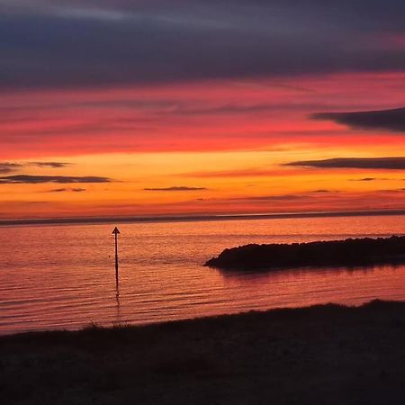 Awave From It All - Escape The City Life Jaywick Sands Luaran gambar