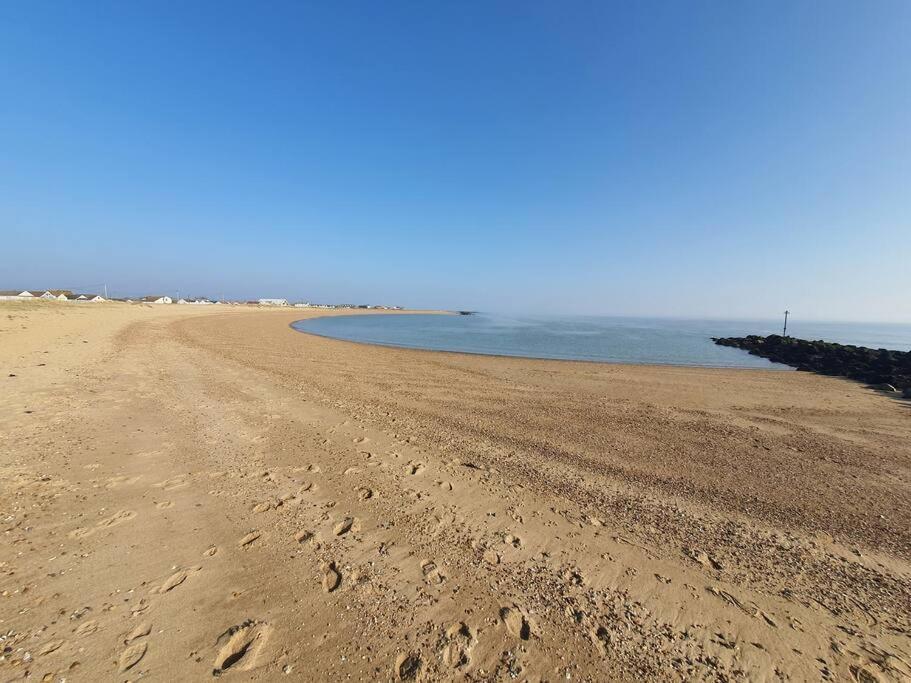 Awave From It All - Escape The City Life Jaywick Sands Luaran gambar